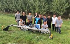 2019年，山東東營(yíng)市黃河河務(wù)局采購(gòu)一臺(tái)德國(guó)坡厲斜坡割草機(jī)。